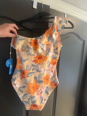 CUPSHE One-Shoulder Floral Swimsuit in Peach with Orange Blooms new w tags